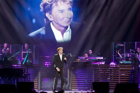 Concert, Liverpool, Live event, Barry Manilow