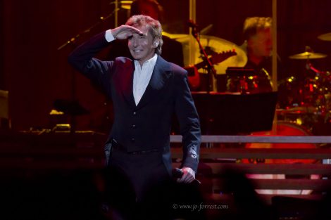 Concert, Liverpool, Live event, Barry Manilow