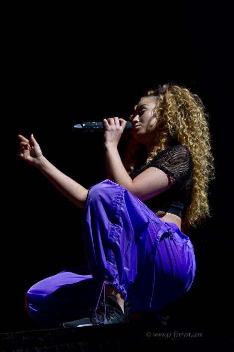 Ella Eyre, Liverpool, Echo Arena, Music, Jo Forrest