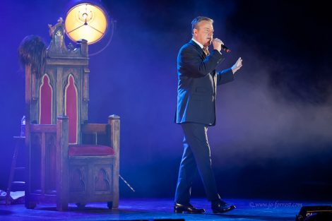 Suggs, What a King Cnut, theatre, Jo Forrest, New Brighton, Madness