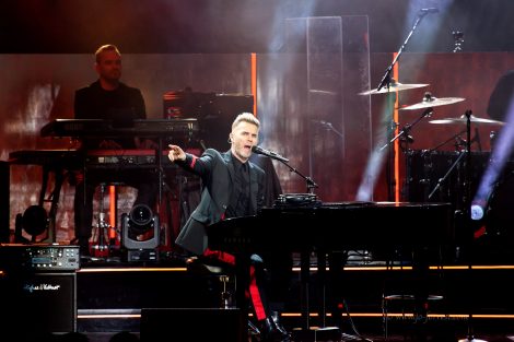 Gary Barlow, Take That, Manchester, O2 Apollo, Jo Forrest, Solo Tour