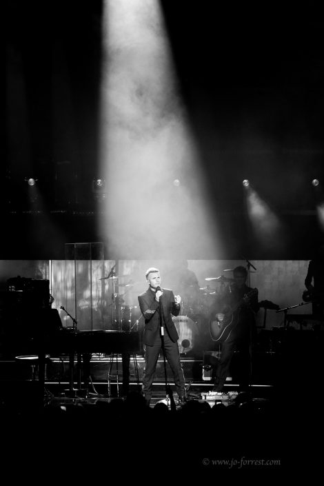 Gary Barlow, Take That, Manchester, O2 Apollo, Jo Forrest, Solo Tour