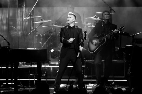 Gary Barlow, Take That, Manchester, O2 Apollo, Jo Forrest, Solo Tour