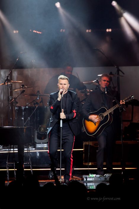 Gary Barlow, Take That, Manchester, O2 Apollo, Jo Forrest, Solo Tour