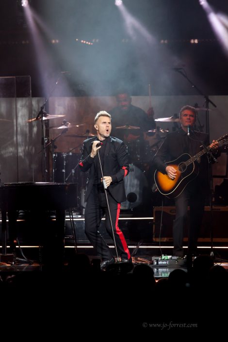 Gary Barlow, Take That, Manchester, O2 Apollo, Jo Forrest, Solo Tour