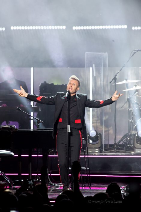 Gary Barlow, Take That, Manchester, O2 Apollo, Jo Forrest, Solo Tour