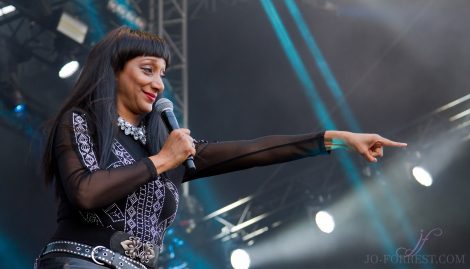 Sister Sledge, Scarborough, Open Air Theatre, Review, Jo Forrest, Music Photographer