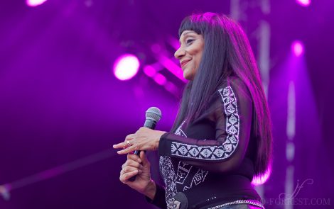 Sister Sledge, Scarborough, Open Air Theatre, Review, Jo Forrest, Music Photographer