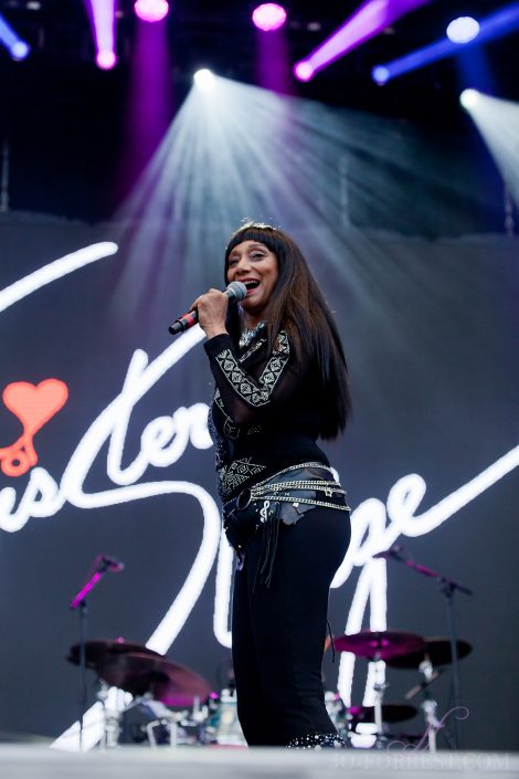 Sister Sledge, Scarborough, Open Air Theatre, Review, Jo Forrest, Music Photographer