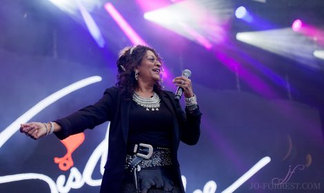 Sister Sledge, Scarborough, Open Air Theatre, Review, Jo Forrest, Music Photographer