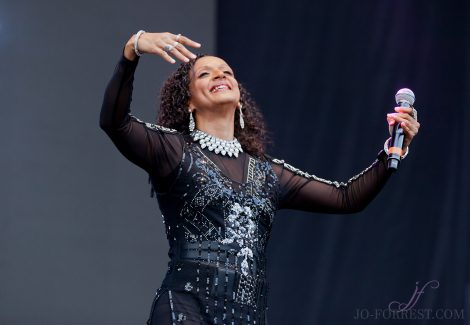 Sister Sledge, Scarborough, Open Air Theatre, Review, Jo Forrest, Music Photographer