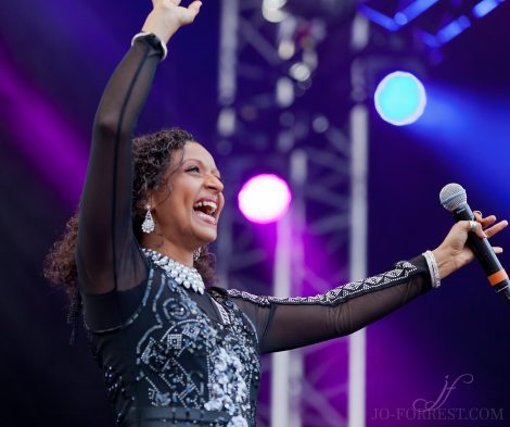 Sister Sledge, Scarborough, Open Air Theatre, Review, Jo Forrest, Music Photographer