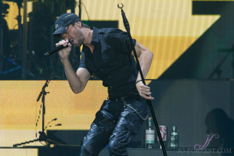 Enrique Iglesias, Manchester, Music, American, Jo Forrest, Review