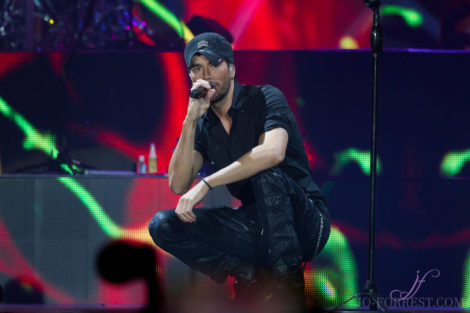 Enrique Iglesias, Manchester, Music, American, Jo Forrest, Review