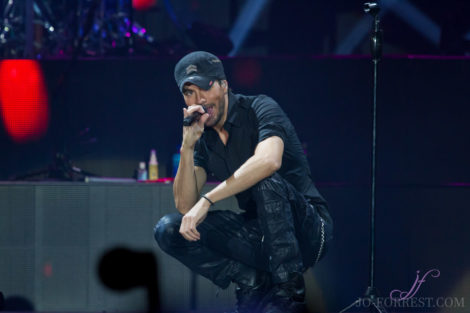 Enrique Iglesias, Manchester, Music, American, Jo Forrest, Review