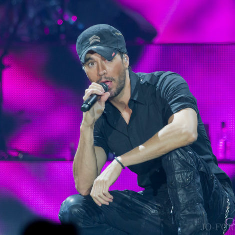 Enrique Iglesias, Manchester, Music, American, Jo Forrest, Review