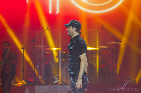 Enrique Iglesias, Manchester, Music, American, Jo Forrest, Review