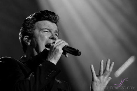 Rick Astley, Leeds, Jo Forrest, Review, First Direct Arena, Tour