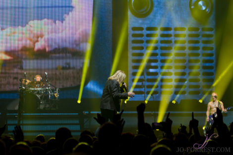 Def Leppard, Jo Forrest, Review, Manchester, Music