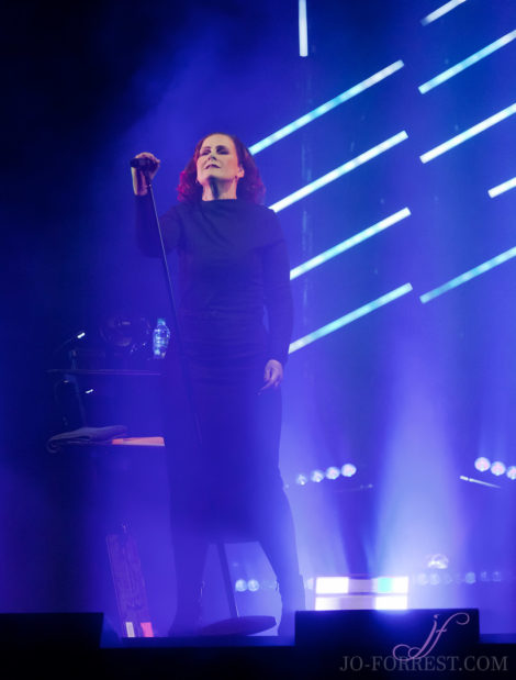 Alison Moyet, Leeds, First Direct Arena, Tour, Jo Forrest, Review