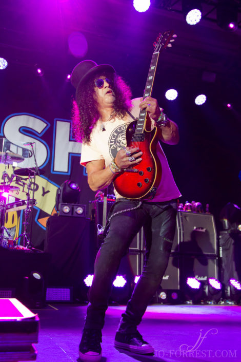 Slash, Doncaster, Jo Forrest, Review, Music, Doncaster Dome