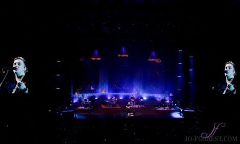 George Ezra, Leeds, First Direct Arena, Jo Forrest, Review