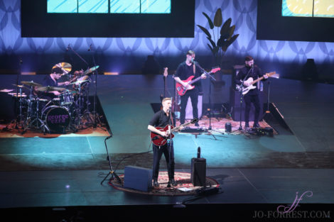 George Ezra, Leeds, First Direct Arena, Jo Forrest, Review