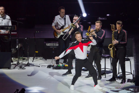 Olly Murs, First Direct Arena, Leeds, Jo Forrest, Review