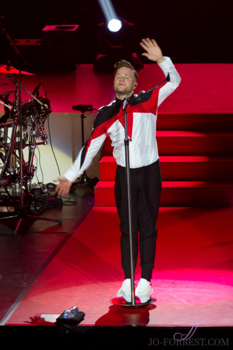 Olly Murs, First Direct Arena, Leeds, Jo Forrest, Review