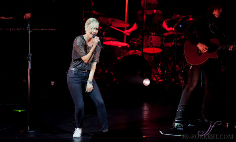 Dido, Manchester, Music, Jo Forrest, Review, Albert Hall