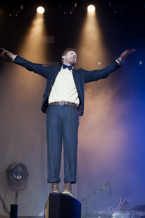 Kaiser Chiefs, Elland road, Leeds, Music, Jo Forrest, Review