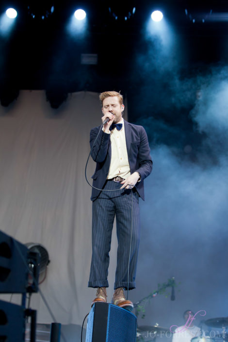 Kaiser Chiefs, Elland road, Leeds, Music, Jo Forrest, Review