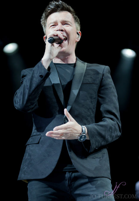 Rick Astley, Haydock Racecourse, Jo Forrest, Review, Music