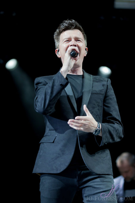 Rick Astley, Haydock Racecourse, Jo Forrest, Review, Music