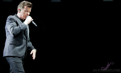 Rick Astley, Haydock Racecourse, Jo Forrest, Review, Music