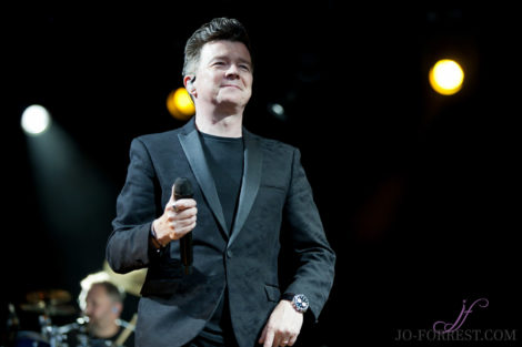 Rick Astley, Haydock Racecourse, Jo Forrest, Review, Music