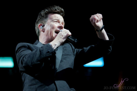 Rick Astley, Haydock Racecourse, Jo Forrest, Review, Music