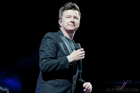 Rick Astley, Haydock Racecourse, Jo Forrest, Review, Music