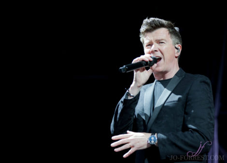 Rick Astley, Haydock Racecourse, Jo Forrest, Review, Music