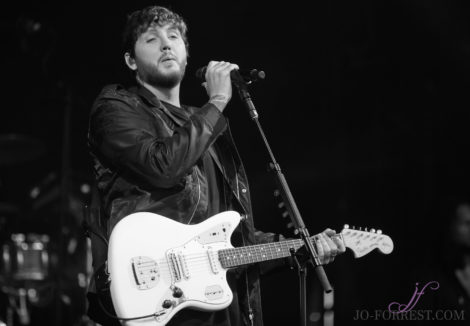 James Arthur, York, Jo Forrest, Review, Music, York Racecourse