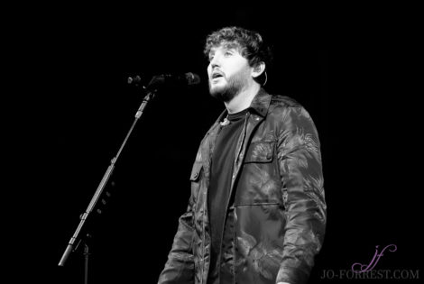 James Arthur, York, Jo Forrest, Review, Music, York Racecourse