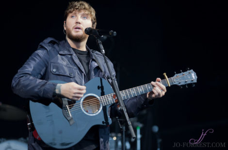 James Arthur, York, Jo Forrest, Review, Music, York Racecourse