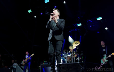 Rick Astley, Haydock Racecourse, Jo Forrest, Review, Music