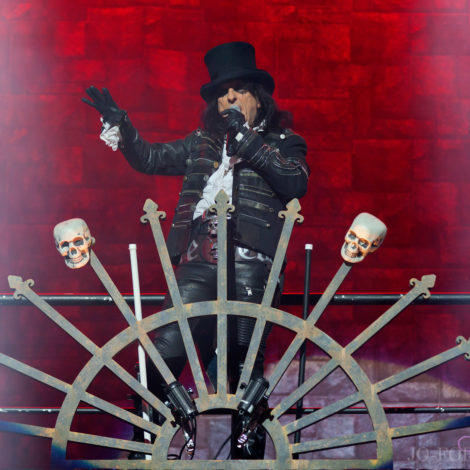 Alice Cooper, Review, Music, Jo Forrest, Leeds, First Direct Arena