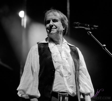 Chris De Burgh, Music, York Barbican, Jo Forrest, review, 