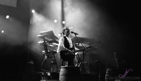 Chris De Burgh, Music, York Barbican, Jo Forrest, review, 